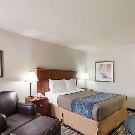 Rodeway Inn Fort Morgan Bagian luar foto
