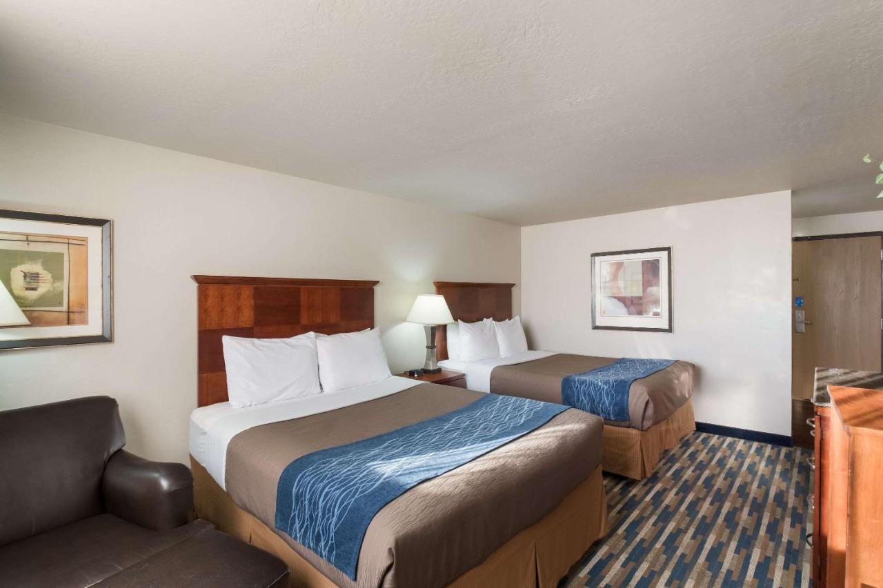 Rodeway Inn Fort Morgan Bagian luar foto