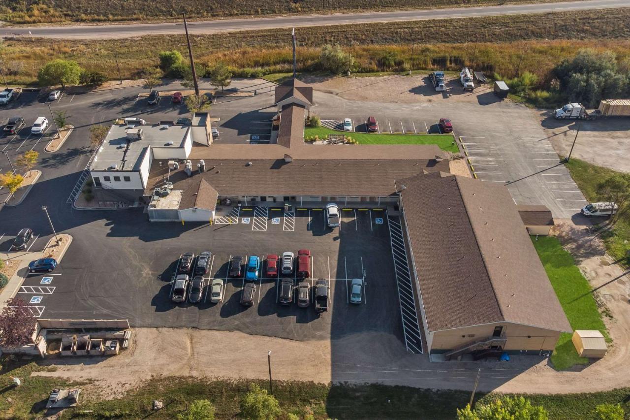 Rodeway Inn Fort Morgan Bagian luar foto