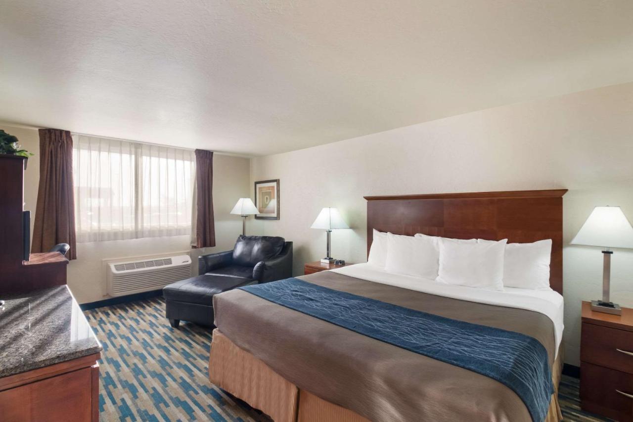 Rodeway Inn Fort Morgan Bagian luar foto