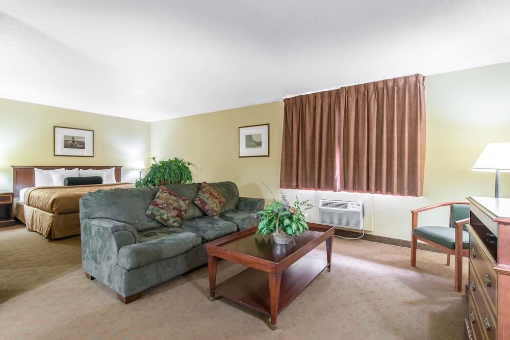 Rodeway Inn Fort Morgan Bagian luar foto