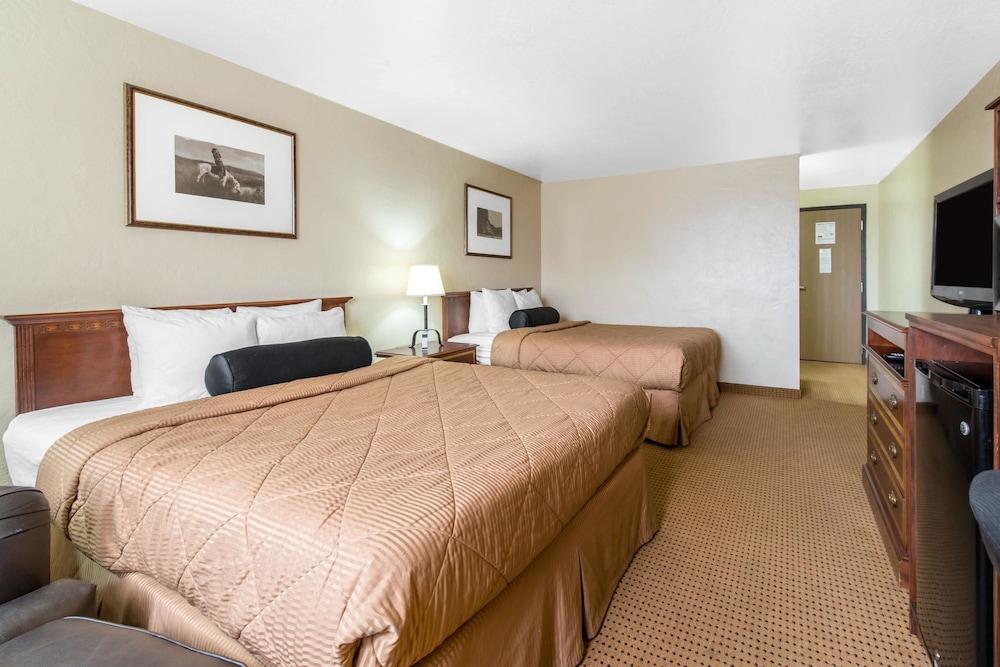 Rodeway Inn Fort Morgan Bagian luar foto